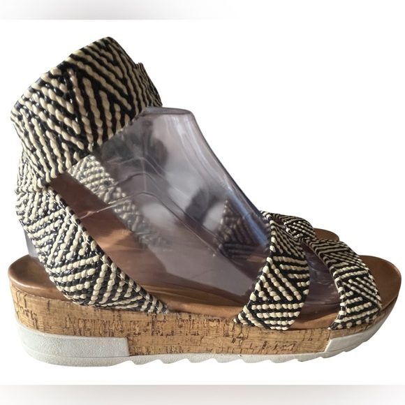 Catherine Malandrino Boho festival Wedge Platform Black and White Sandals size 9 - Picture 1 of 11